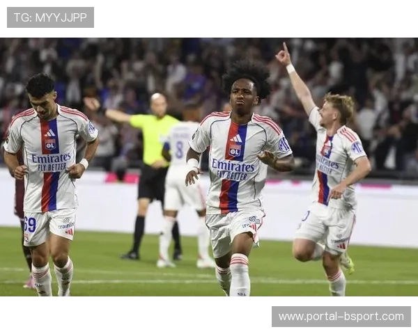 里昂主场战绩8胜2负冠绝法甲，托利索纳尔泰进球助队紧追榜首